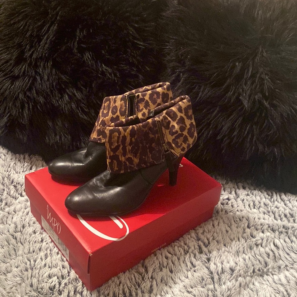 Cheetah print Black leather heels